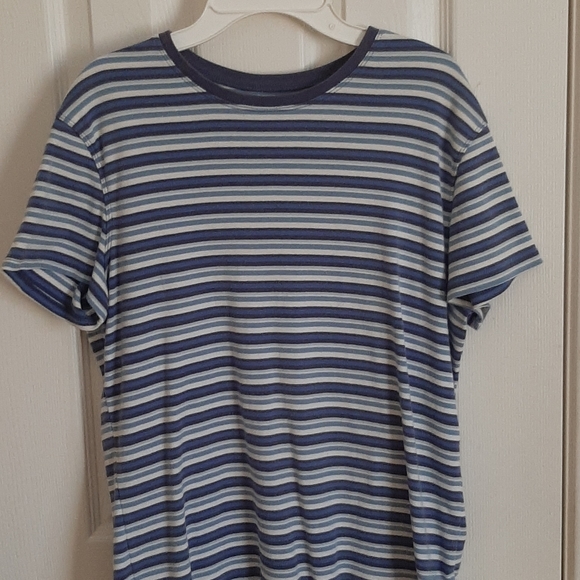 Striped blue short sleeve t-shirt - Picture 1 of 4
